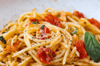 Easy Margherita Spaghetti with Fresh Tomatoes & Basil