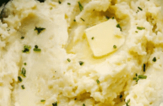 Creamy and Delicious Crockpot Mashed Potatoes