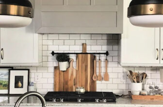 DIY Custom Range Hood With Shelf and Brass Tipping Rail | Thrifty Decor Chick